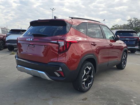 New 2026 Kia Seltos S FWD image 8