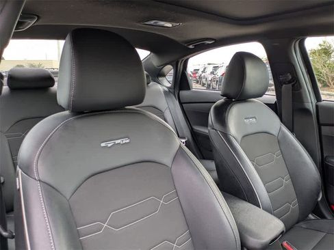Used 2022 Kia Forte GT-Line w/ GT-Line Premium Package image 6