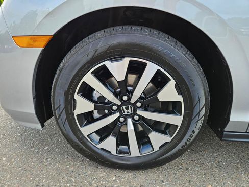 Used 2025 Honda Odyssey EX-L image 8