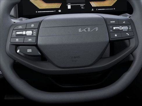 New 2025 Kia K4 LXS image 22