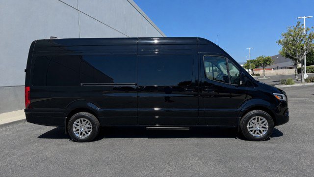 Used 2025 Mercedes-Benz Sprinter 2500 image 39
