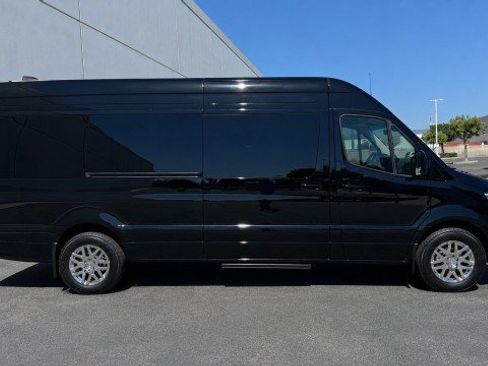 Used 2025 Mercedes-Benz Sprinter 2500 image 39