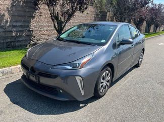 Used 2022 Toyota Prius LE AWD/4WD video 1