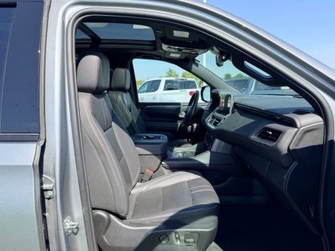Used 2023 Chevrolet Suburban RST w/ Luxury Package AWD/4WD image 10