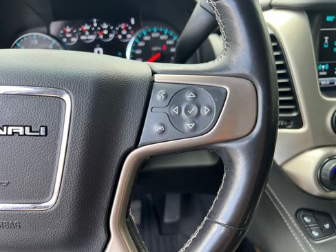 Used 2020 GMC Yukon Denali AWD/4WD image 17