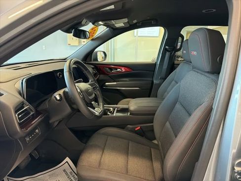Used 2024 Chevrolet Traverse Z71 AWD/4WD image 13