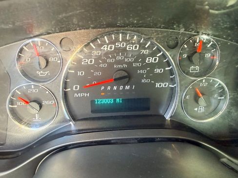 Used 2015 Chevrolet Express 3500 RWD image 16
