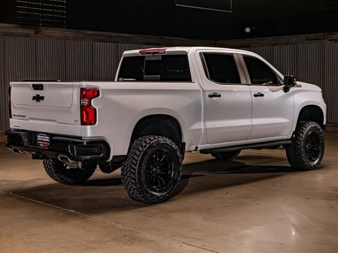 Used 2024 Chevrolet Silverado 1500 LT Trail Boss w/ LT Trail Boss Premium Package AWD/4WD image 10