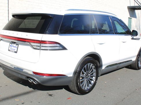 Used 2020 Lincoln Aviator Reserve w/ Equipment Group 201A image 11