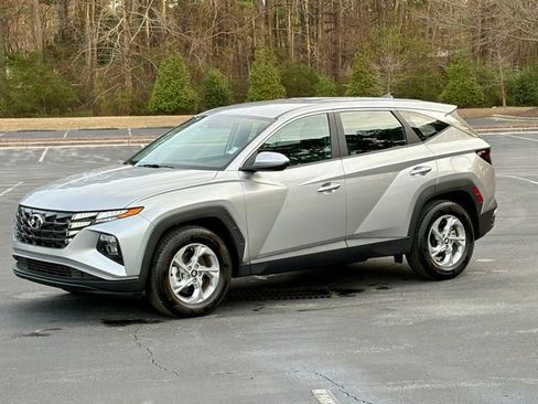 Used 2024 Hyundai Tucson SE image 2