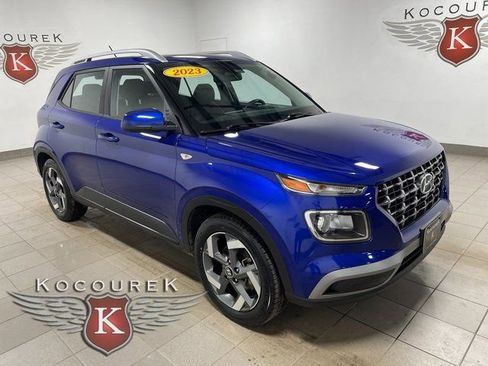 Used 2023 Hyundai Venue SEL image 1