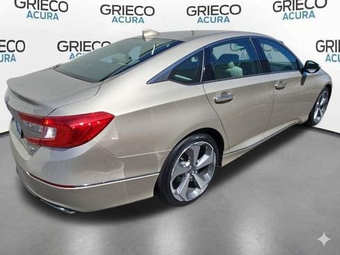 Used 2018 Honda Accord Touring image 7