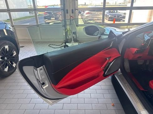 Used 2022 Ferrari Roma RWD image 11