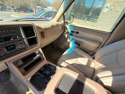 Used 2003 Chevrolet Tahoe LT image 15