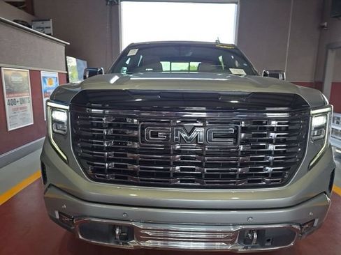 Used 2025 GMC Sierra 1500 Denali Ultimate AWD/4WD image 4