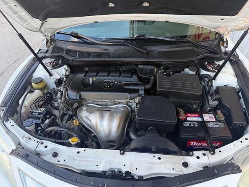 Used 2010 Toyota Camry LE FWD image 23