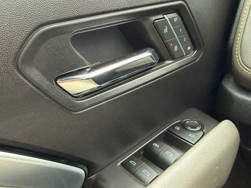 Used 2023 Chevrolet Colorado ZR2 w/ ZR2 Convenience Package III AWD/4WD image 13