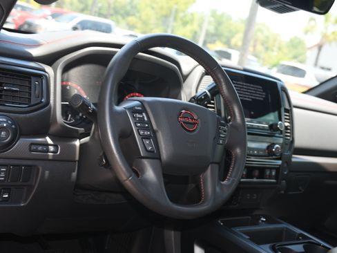 Used 2023 Nissan Titan PRO-4X w/ Pro-4x Convenience Package AWD/4WD image 9