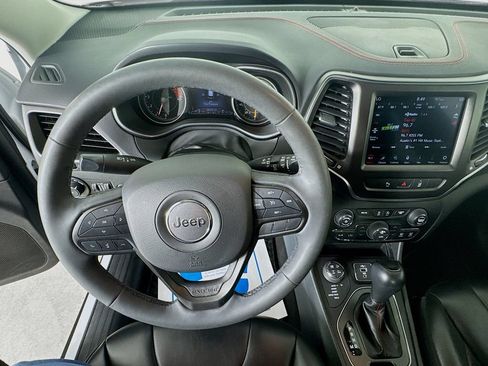 Used 2022 Jeep Cherokee Trailhawk w/ Sun, Sound & Nav Group AWD/4WD image 11