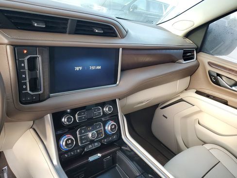 Used 2021 GMC Yukon XL Denali w/ Denali Ultimate Package AWD/4WD image 26