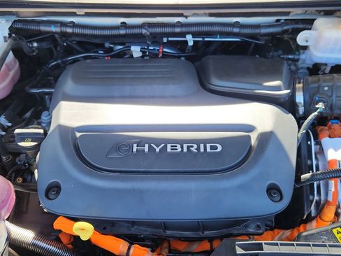 Used 2020 Chrysler Pacifica Limited w/ Advanced Safetytec Group image 16