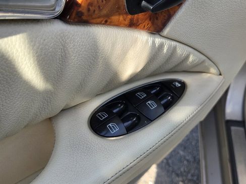 Used 2003 Mercedes-Benz E 320 Sedan image 10