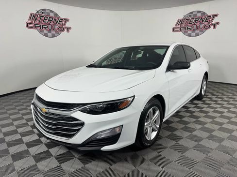 Used 2023 Chevrolet Malibu LS image 3