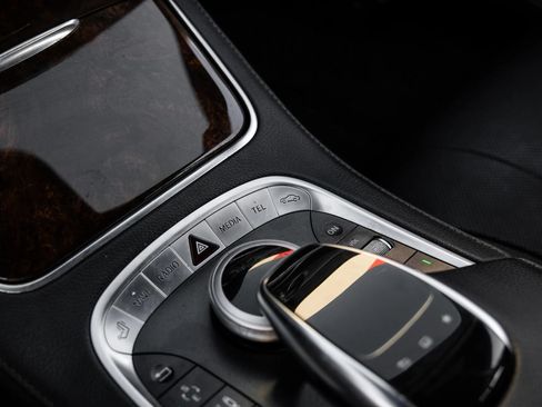 Used 2015 Mercedes-Benz S 550 Sedan image 35