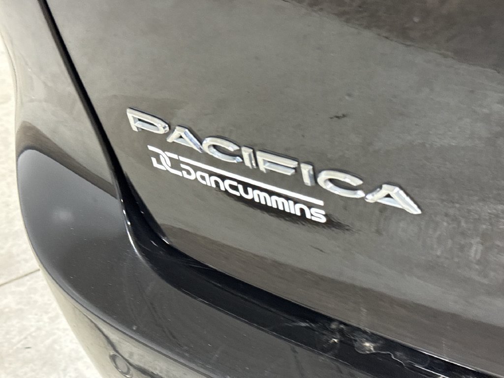 Used 2025 Chrysler Pacifica Select FWD image 26