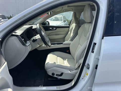 Certified 2025 Volvo XC60 T8 Plus w/ Protection Package Premier image 17