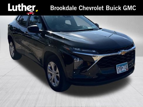 Used 2024 Chevrolet Trax LS FWD image 1