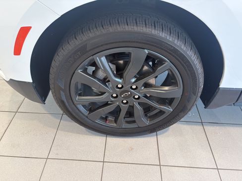 Used 2023 Chevrolet Equinox RS FWD image 12