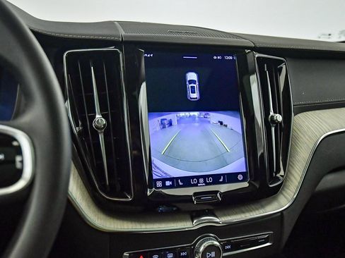 Certified 2022 Volvo XC60 B5 Inscription image 28