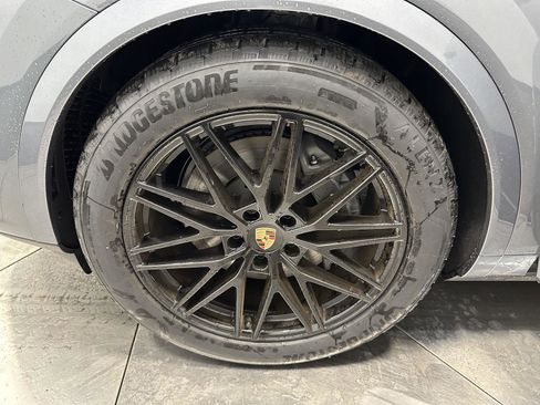 New 2026 Porsche Cayenne Coupe AWD/4WD image 11