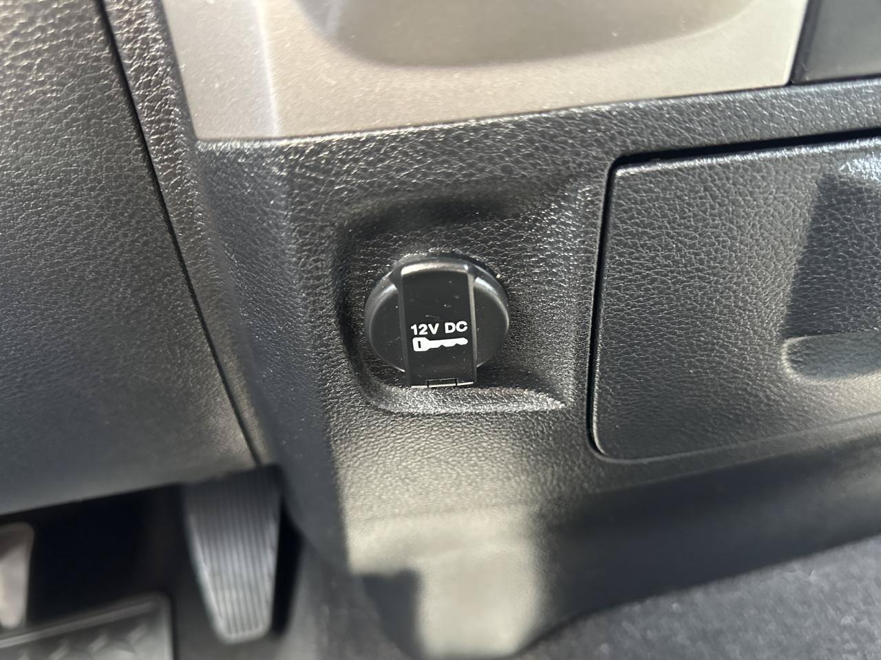 Used 2018 RAM 1500 SLT AWD/4WD image 55