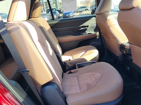 Used 2026 Toyota Grand Highlander AWD Hybrid image 33