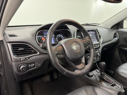 Used 2019 Jeep Cherokee Trailhawk image 15