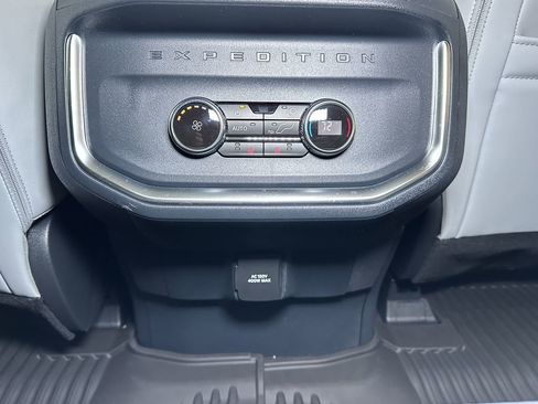 New 2026 Ford Expedition Platinum image 31