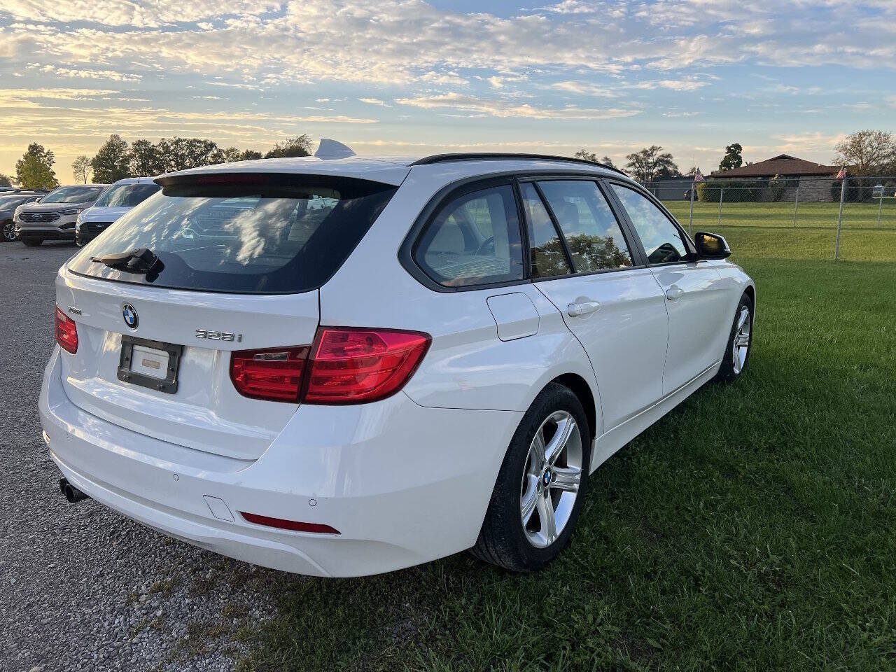 Used 2014 BMW 328i xDrive Wagon AWD/4WD image 8