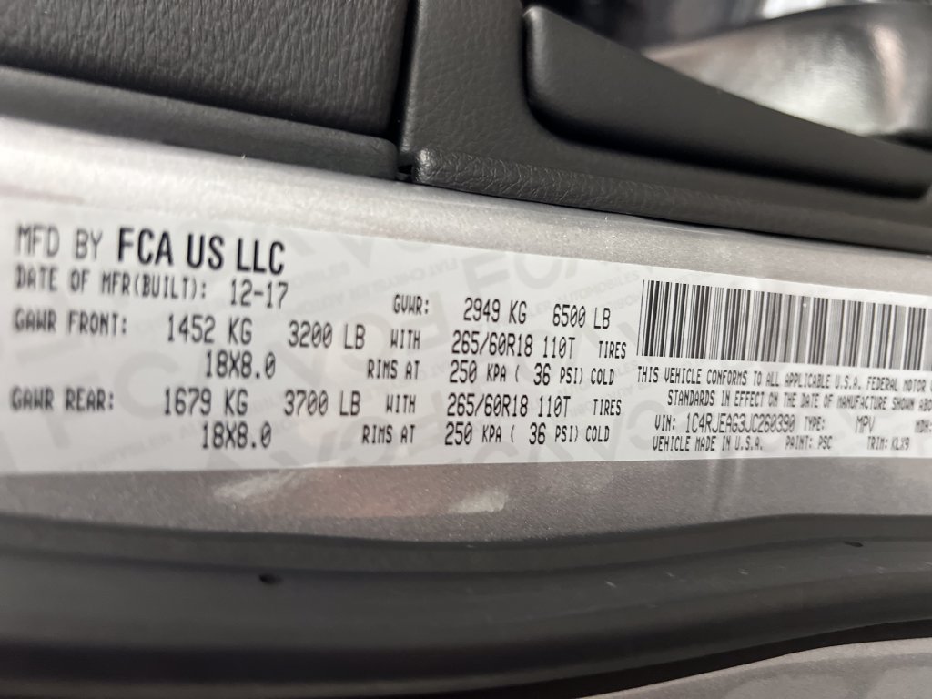 Used 2018 Jeep Grand Cherokee Laredo RWD image 31