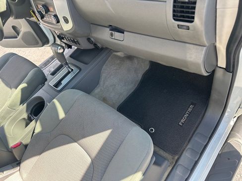 Used 2014 Nissan Frontier SV w/ SV Value Truck Package image 34