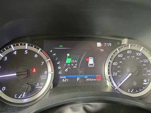Used 2025 Toyota Highlander LE AWD/4WD image 17