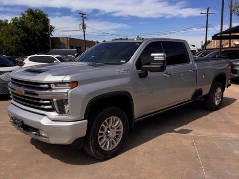 Used 2022 Chevrolet Silverado 3500 High Country w/ Technology Package image 3