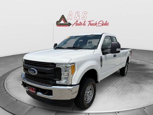 Used 2017 Ford F250 XL w/ Power Equipment Group AWD/4WD image 3