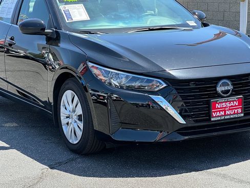 Used 2025 Nissan Sentra S FWD image 11