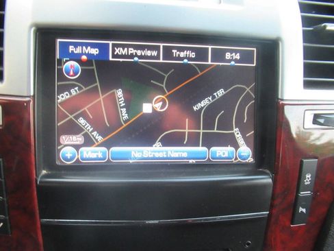 Used 2013 Cadillac Escalade ESV AWD w/ Livery Package image 21