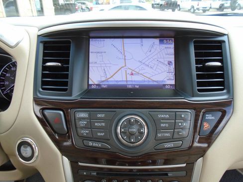 Used 2014 Nissan Pathfinder Platinum FWD image 16