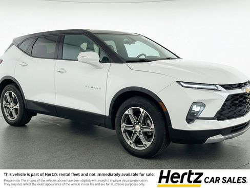 Used 2025 Chevrolet Blazer LT FWD image 1