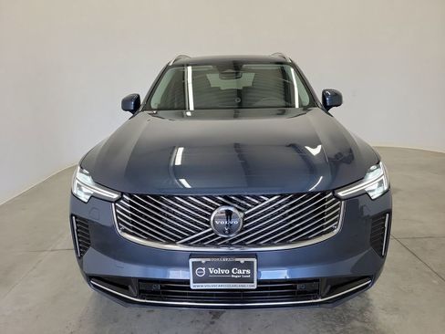 Used 2025 Volvo XC90 B5 Plus image 2