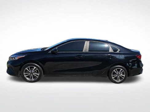 Used 2022 Kia Forte LXS FWD image 5